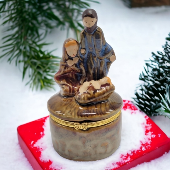 Nativity Ceramic Hinged Holiday Trinket Box - Picture 1 of 8